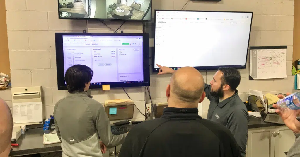 Business Efficiency: Turning Manual Processes into Automated Workflows 1 Team turning manual processes into automated workflows.